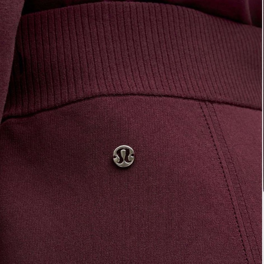 NWT! Lululemon Ribbed Knit Mini- Front Zip in Garnet, sz XL - Picture 2 of 10